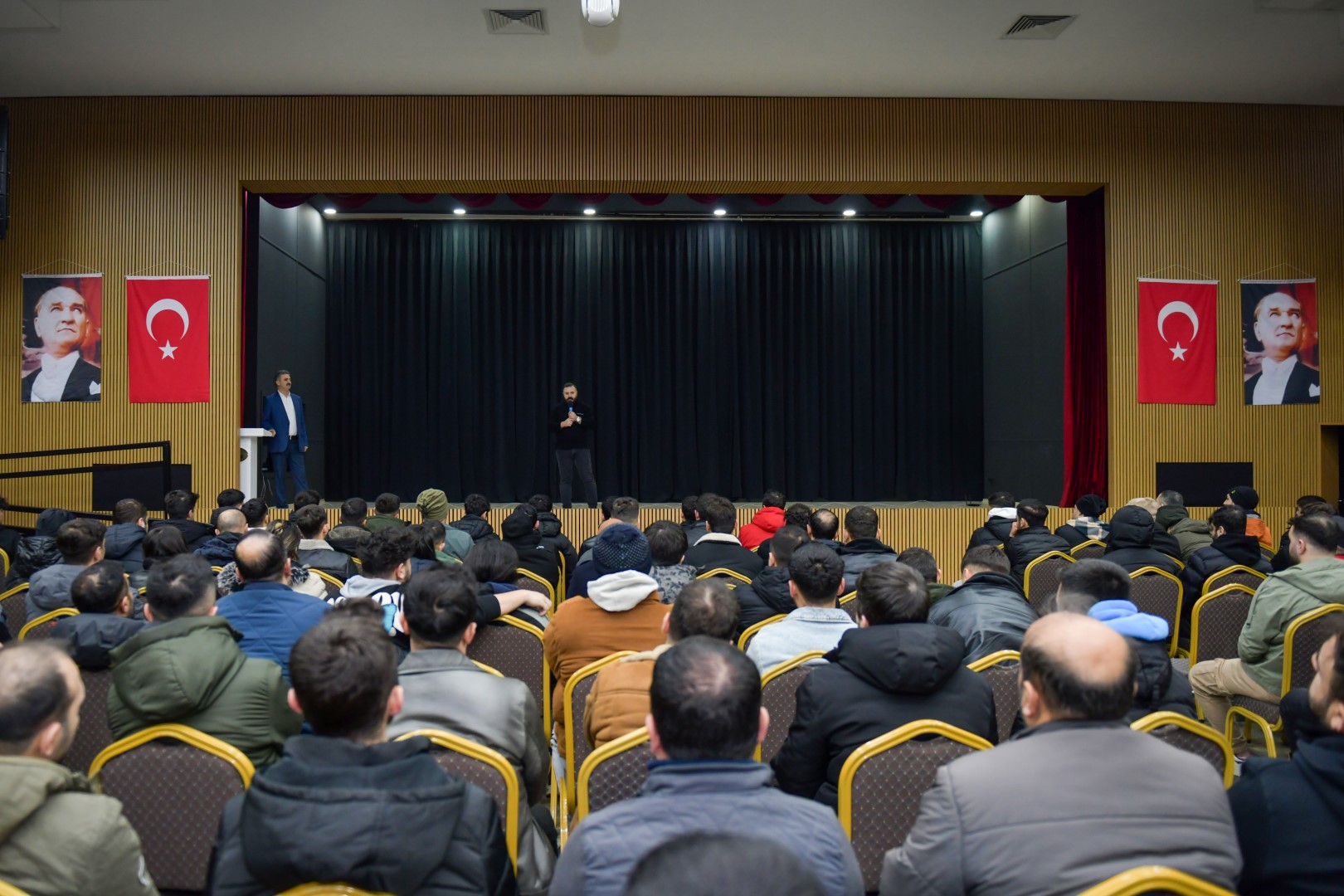 ESBİM İstihdamın Öncüsü Olmaya Devam Ediyor: 200 Kişiye Yeni İş Fırsatı!