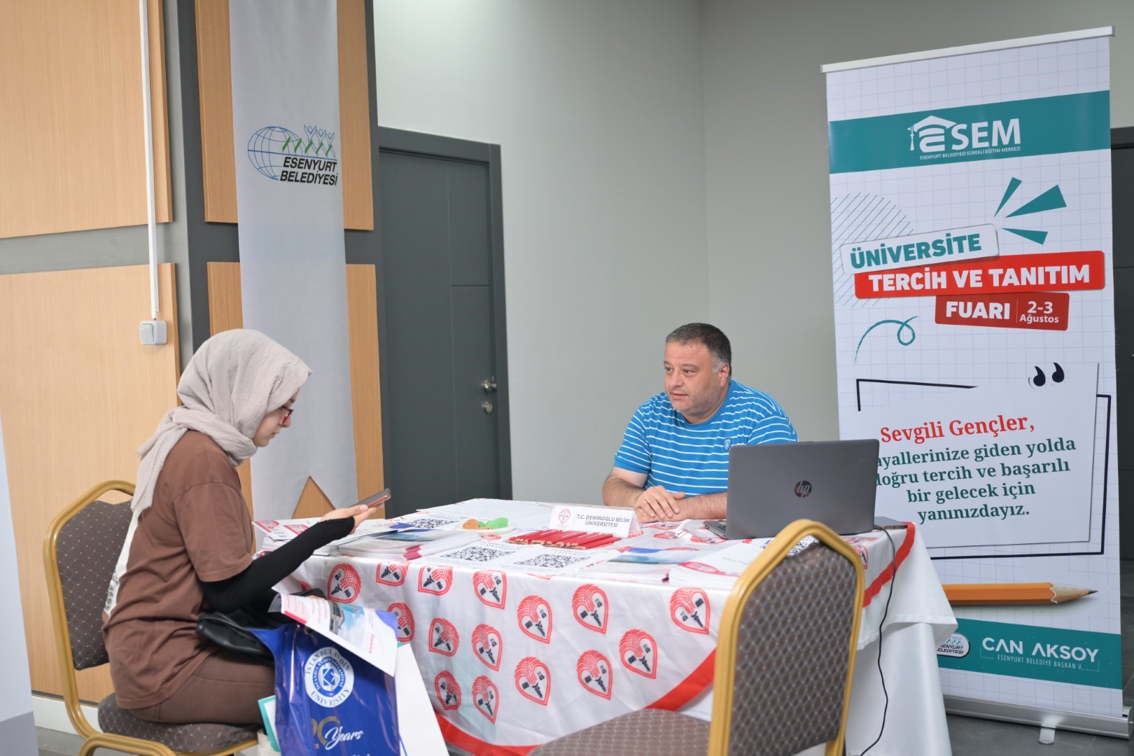 Üniversite Tercih ve Tanıtım Fuarı Esenyurtlu Gençleri Üniversitelerle Buluşturdu