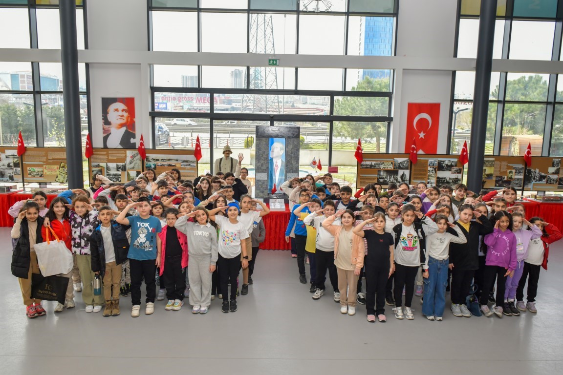 Çanakkale Sergisi’ne Esenyurtlu Öğrencilerden Yoğun İlgi