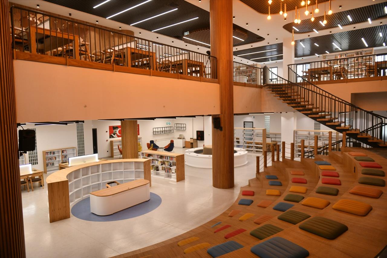 Necip Fazıl Kısakürek Kütüphanesi