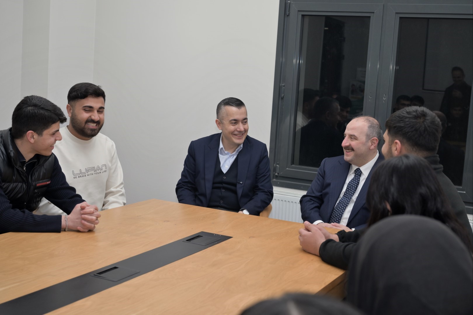 Mustafa Varank ve Can Aksoy Gönül Sofrasında Esenyurtlularla Bir Araya Geldi