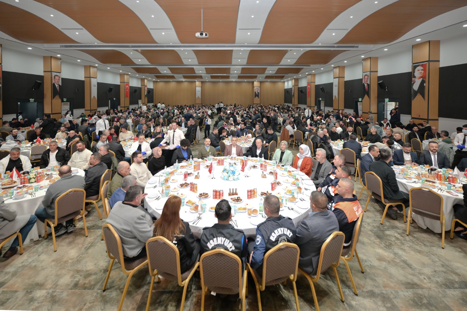 Başkan Vekili Aksoy Çalışma Arkadaşlarıyla İftarda Buluştu