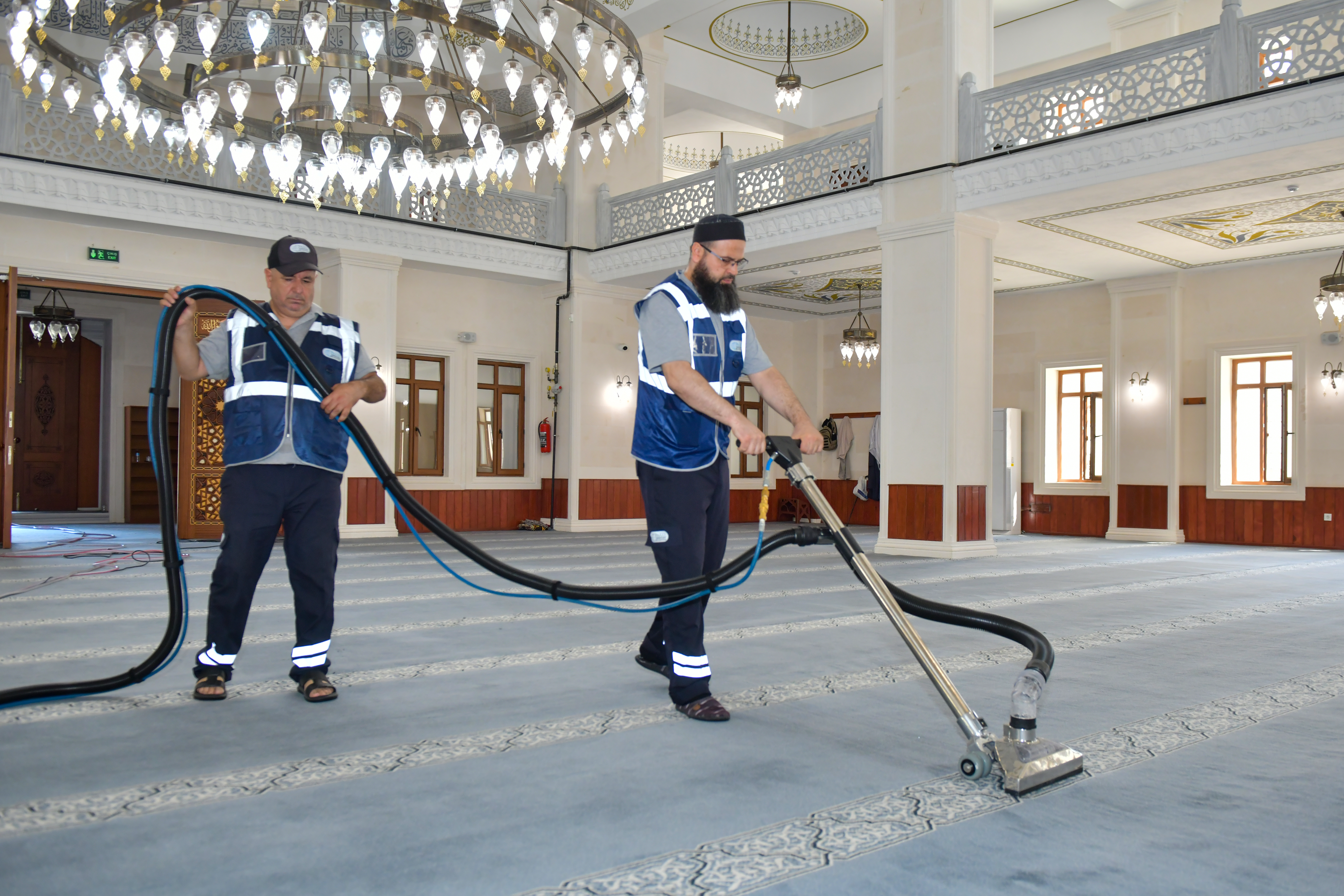 Esenyurt Belediyesi’nden Camilere Temizlik Desteği