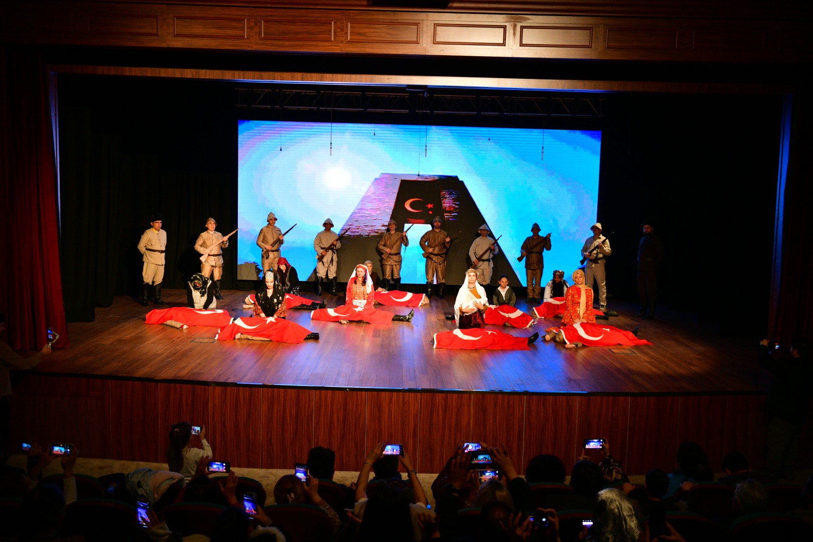 Çanakkale Ruhu Esenyurt’ta Sahneye Taşındı