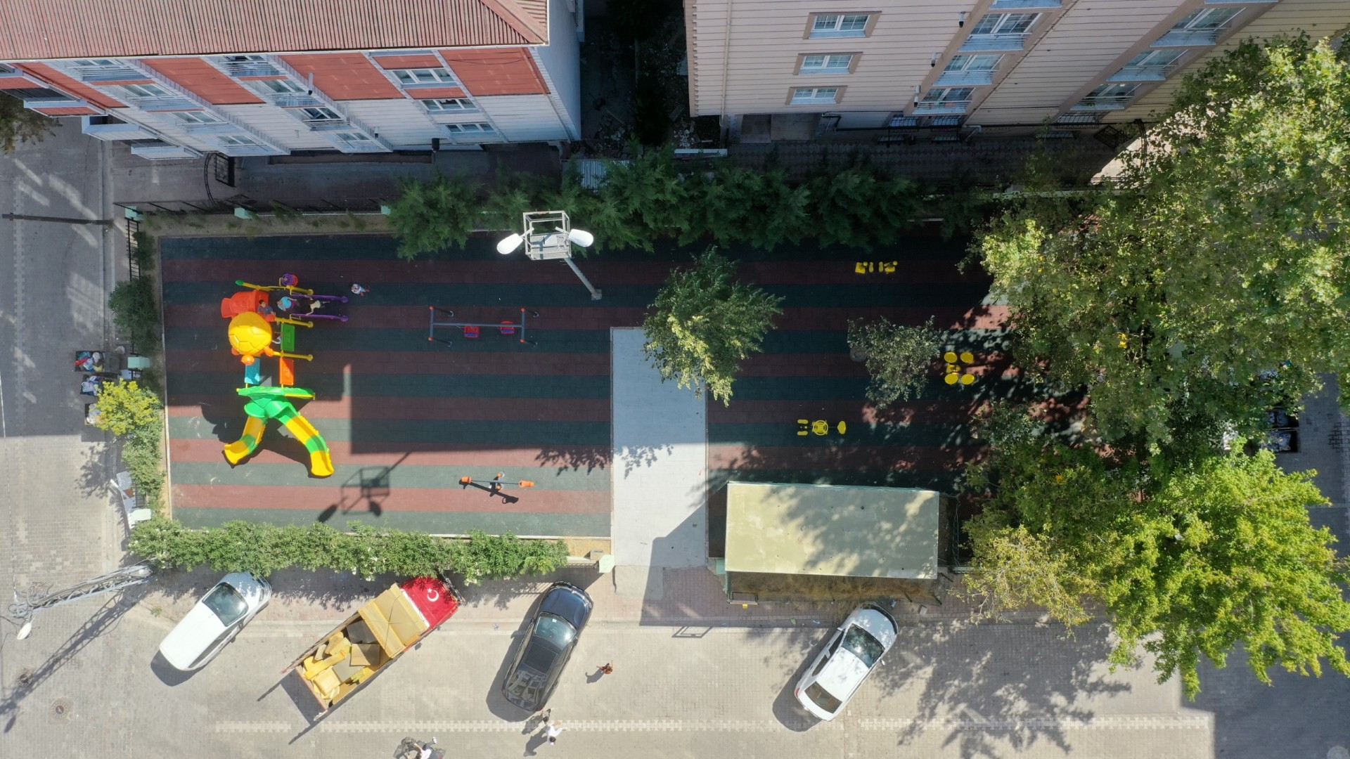 Esenyurt Belediyesi Karanfil Parkı’nı Yenileyerek Vatandaşların Hizmetine Sundu