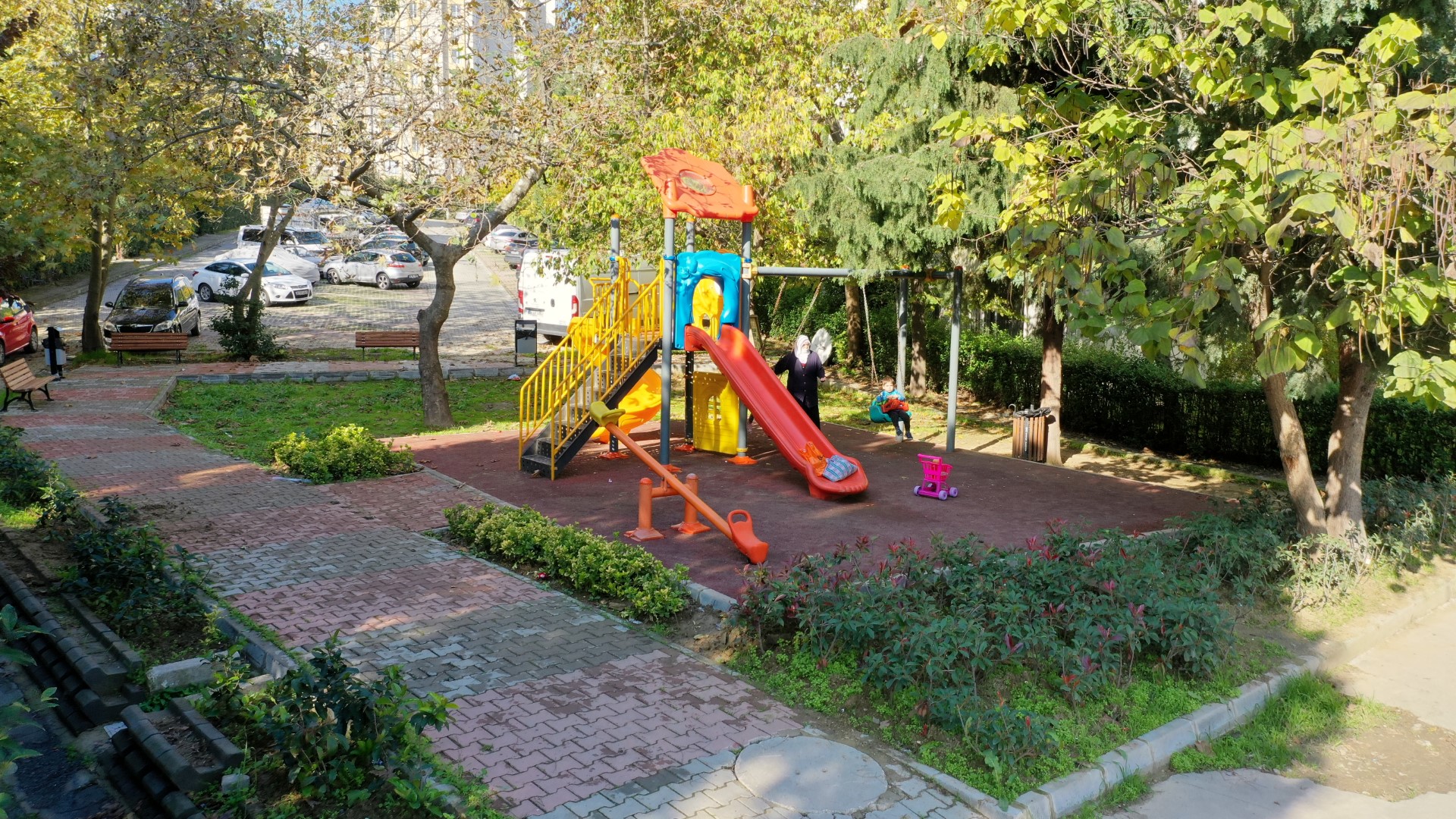 ZEHRA YILDIZ SOKAK PARKI