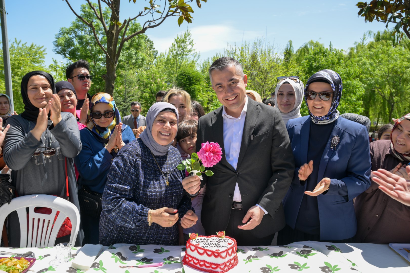 Esenyurtlu Anneler Anneler Günü’nde Eğlenceye Doydu