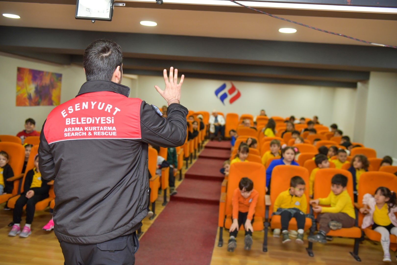 Okullarda Deprem Bilinci ve Temel İlk Yardım Eğitimleri Hız Kesmeden Devam Ediyor