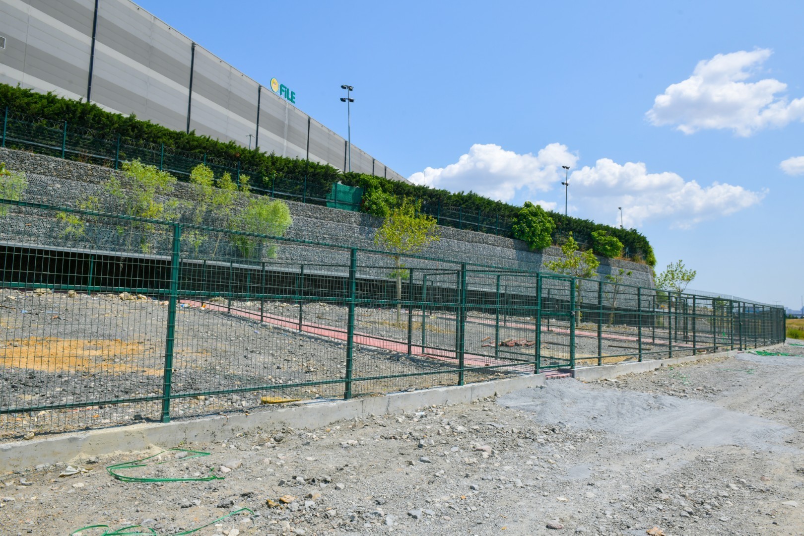 Esenyurt’ta Sokak Hayvanları İçin Modern Barınak!