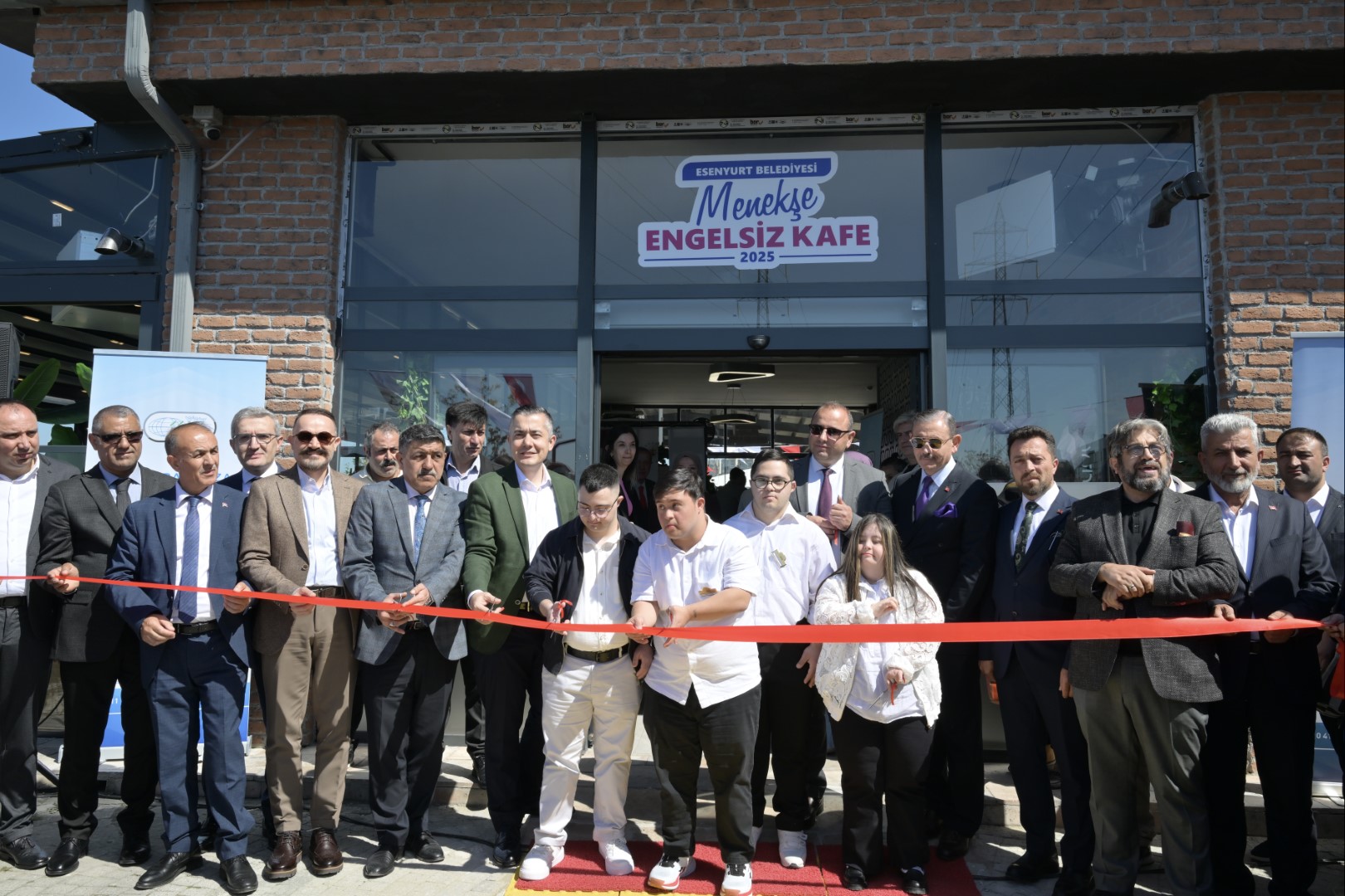 Başkan Vekili Can Aksoy’dan Bir İlk Daha: Esenyurt’un İlk Engelsiz Tesisi Hizmete Açıldı!
