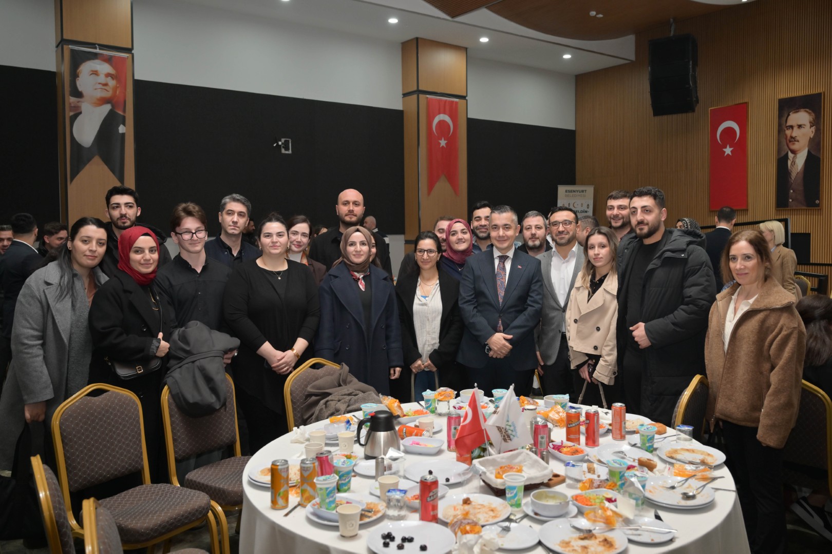 Esenyurt Belediye Başkan Vekili Aksoy Belediye Personeliyle İftar Sofrasında Buluştu…