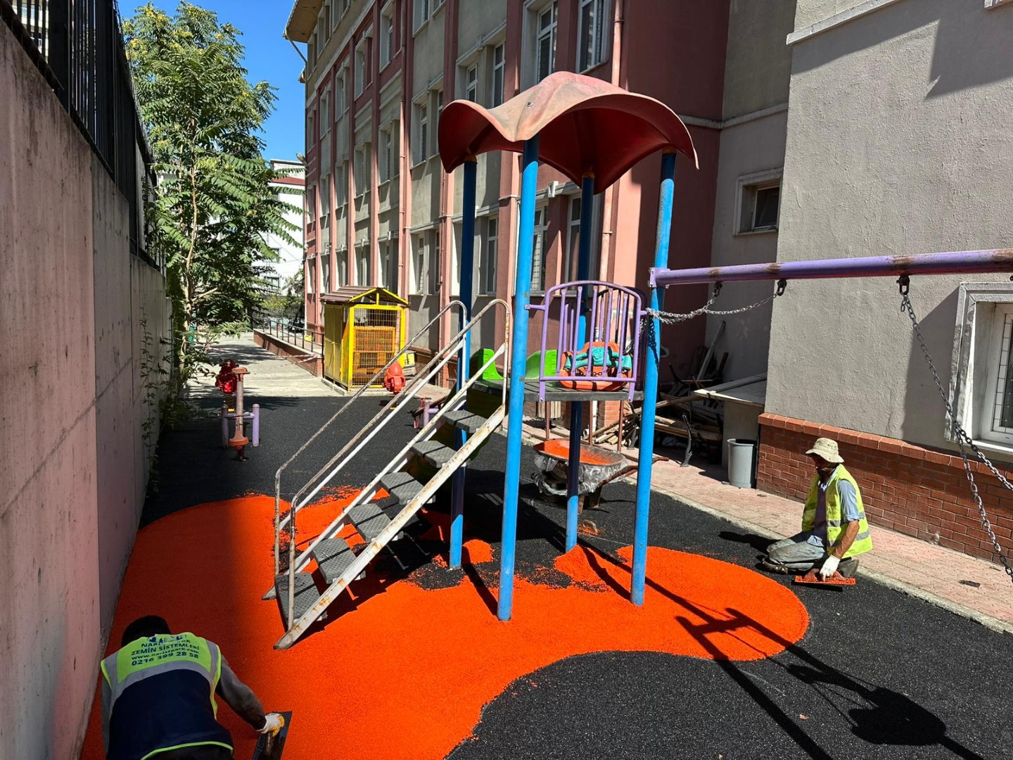 Esenyurt Belediyesinden Okul Bahçelerine Oyun Alanları!