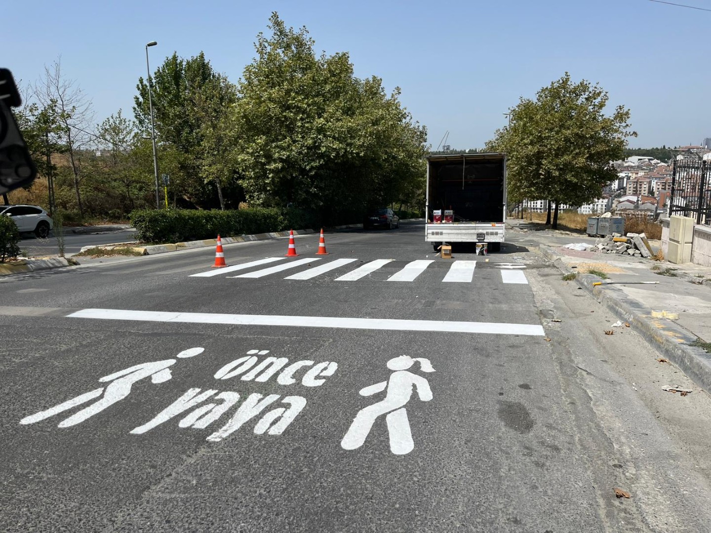 Esenyurt’ta Öğrenciler ve Engelliler İçin Örnek Uygulama: Renkli Çizgilerle Güvenli ve Eğlenceli Alanlar