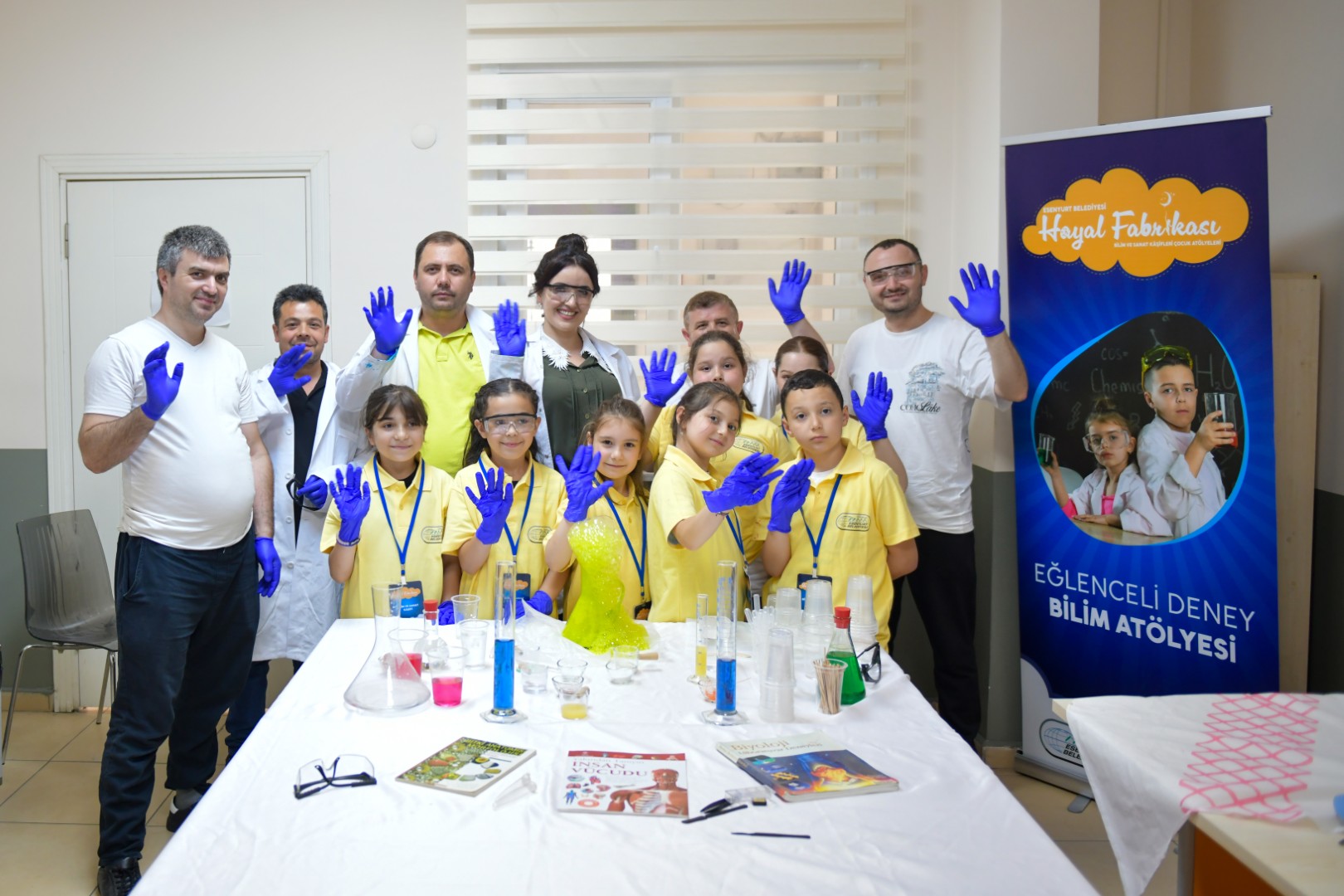 Minik Yürekler Babalarıyla Sanat ve Bilimle Buluştu